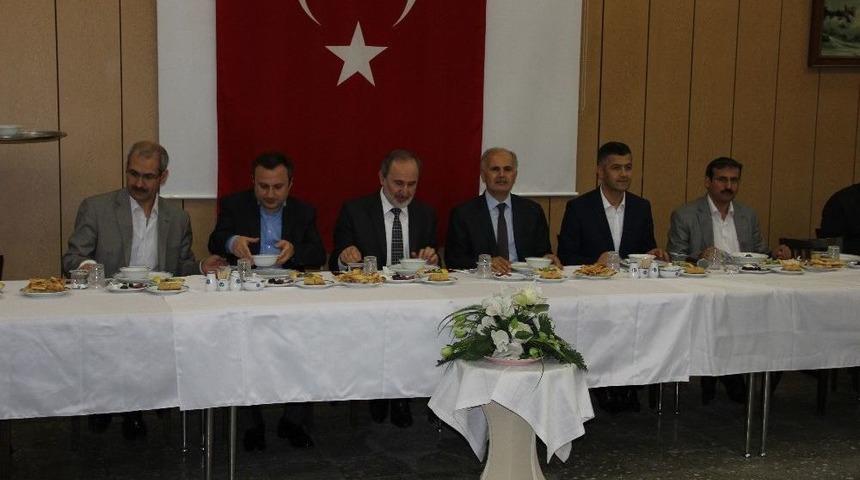 M&uuml;ft&uuml; H&uuml;seyin Hazırlar: Stk&rsquo;larla El Ele Vererek Bir &Ccedil;ok Hayırlı Hizmeti Birlikte Yapacağız