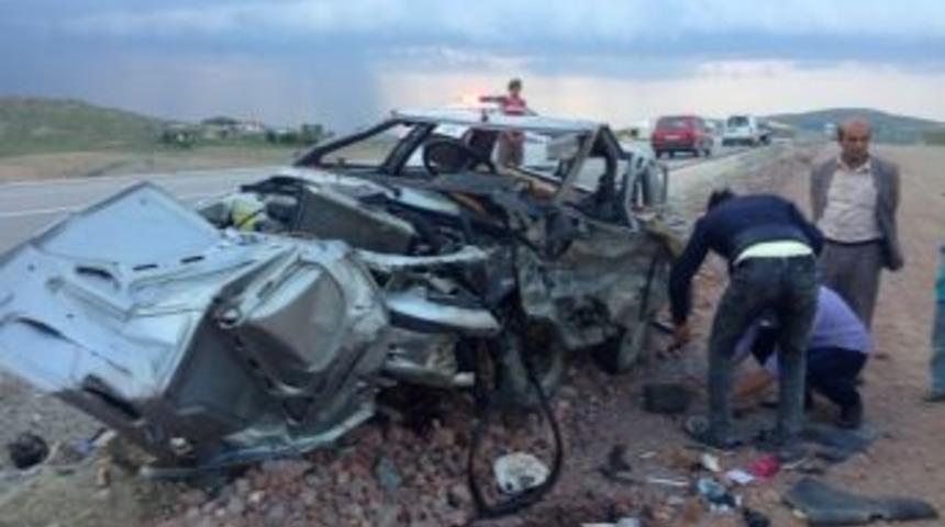 Başkent&rsquo;te Trafik Kazası: 1 &Ouml;l&uuml;, 4 Yaralı