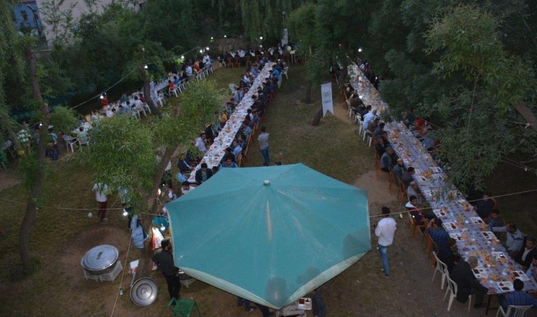 Bitlis İhh&rsquo;dan İftar Programı
