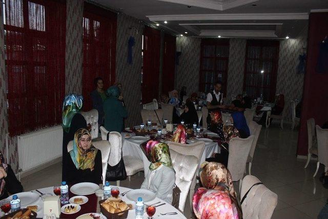 Tuba Işın Kur’an Kursu Öğrencileri İle İftar Yaptı 1