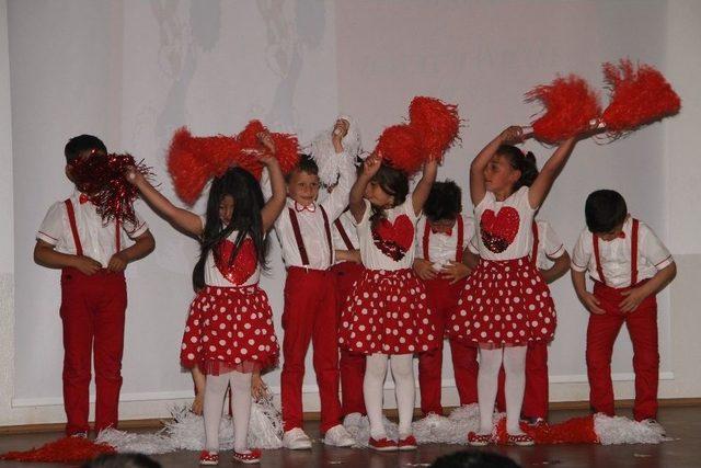 Miniklerden Yıl Sonu Etkinliği 2