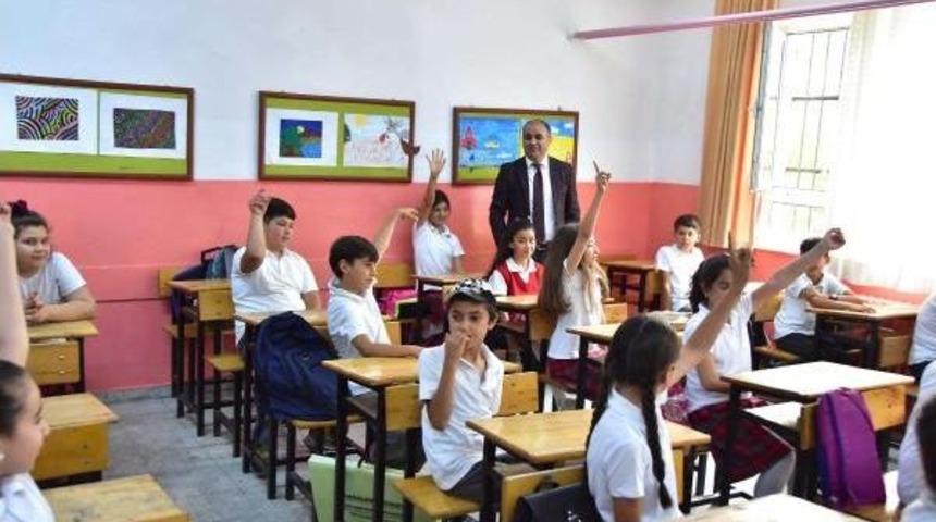 Şehit &Ccedil;ocuklarının Karne Sevinci