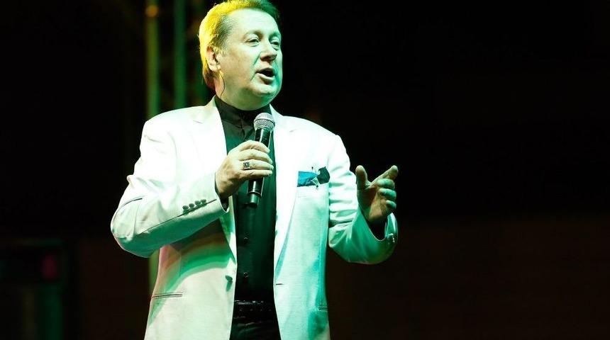 Usta Sanat&ccedil;ı Ahmet &Ouml;zhan, Sincanlılarla Buluşacak