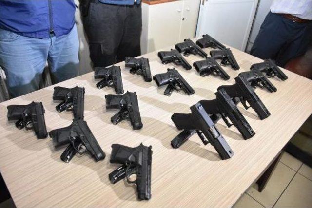 Aksaray da Otomobilde Ele Ge&ccedil;en 18 Tabancada Pkk Ş&uuml;phesi 2