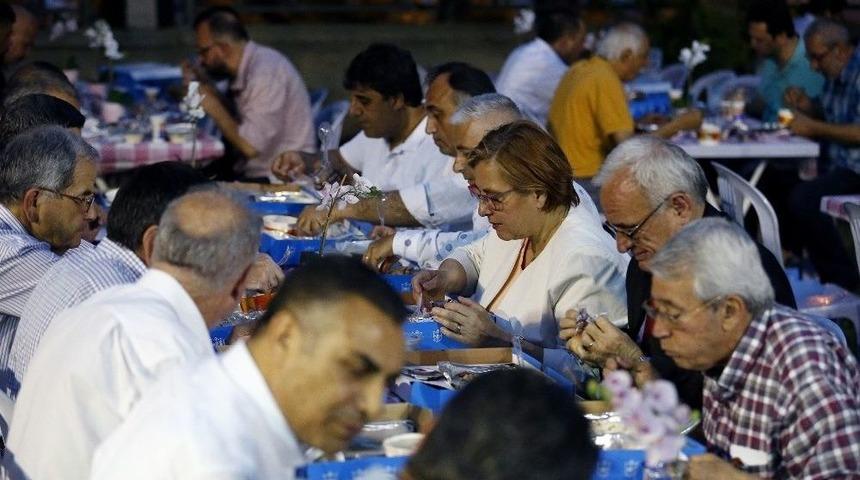 Başkan Pekdaş Amat&ouml;r Spor Y&ouml;neticileriyle Buluştu