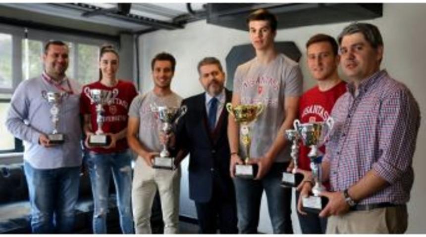 Levent Uysal, Başarılı Sporcuları Kabul Etti