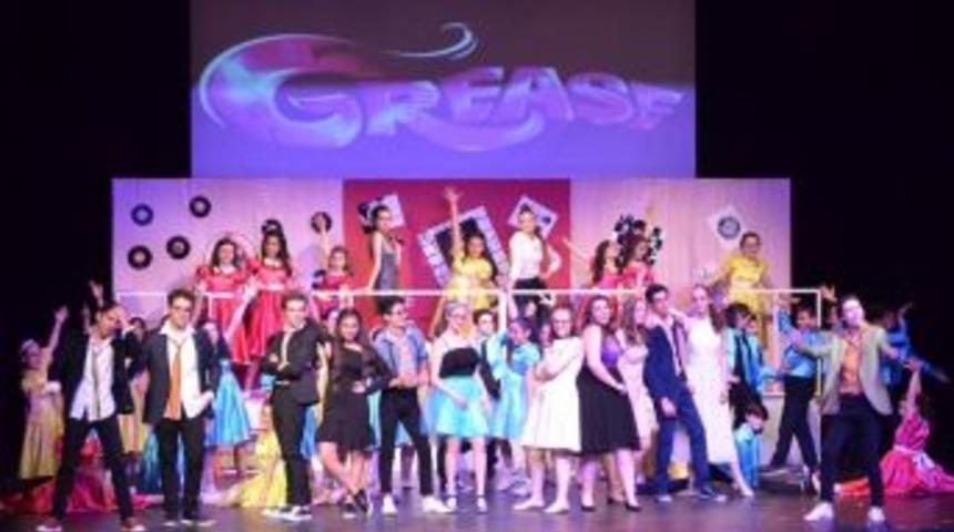 Grease M&uuml;zikali Ankara&rsquo;da Sahnelendi