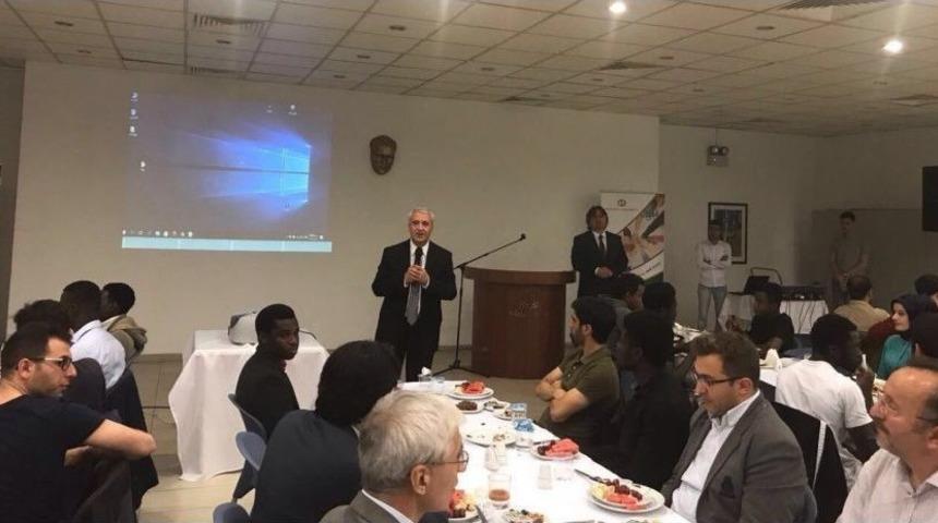 Rekt&ouml;r G&uuml;ndoğan, Uluslararası &Ouml;ğrencilerle İftarda Buluştu