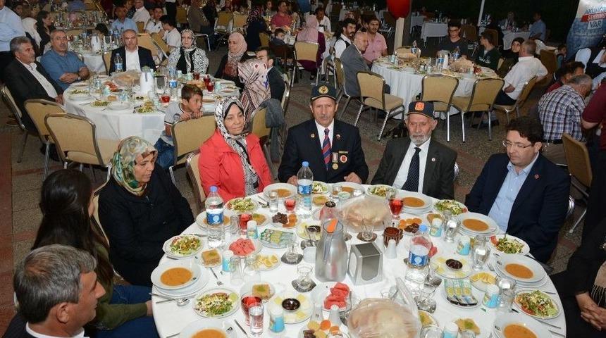 Aksaray Belediyesinden Şehit Aileleri Ve Gazilere İftar Programı