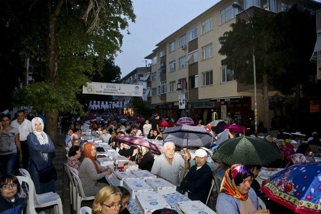 Yağmur Altında İftar Keyfi 1