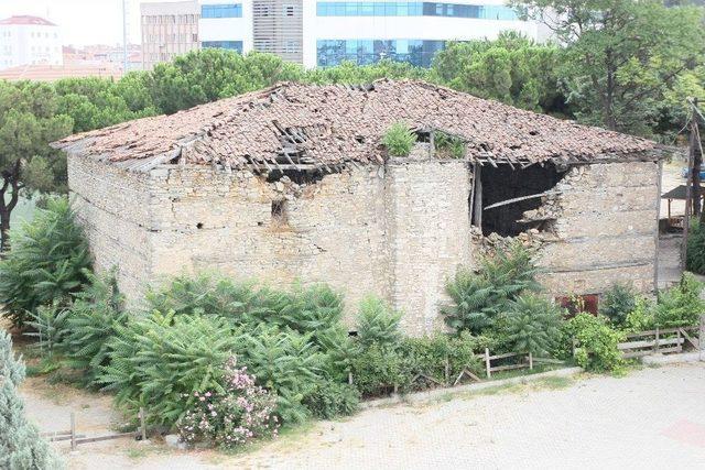 (&ouml;zel Haber)400 Yıllık Tarihi Su Dolabı Yeniden Canlanıyor 1