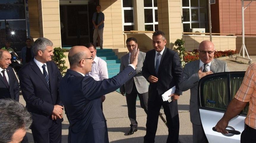 Emekliye Ayrılan Vali Yardımcısı Cengiz Horozoğlu&rsquo;na Uğurlama
