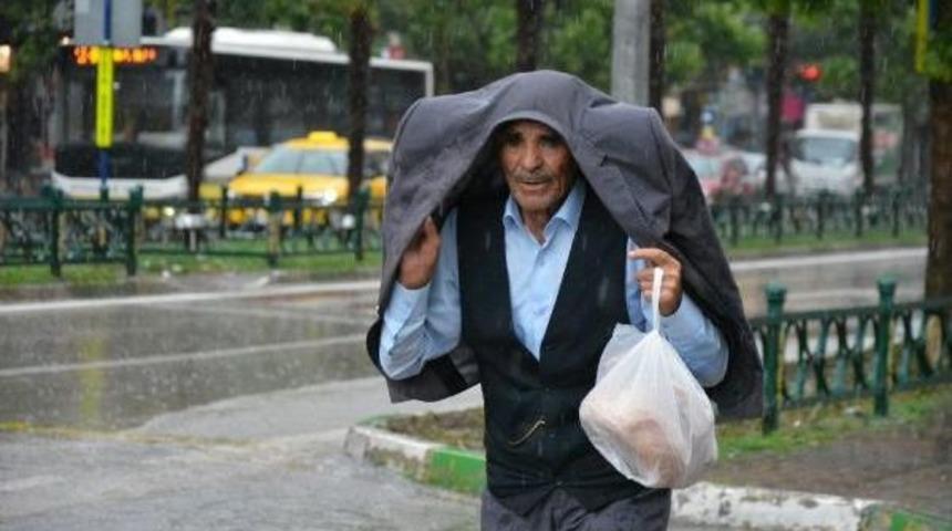 Bursa&rsquo;Da Sağanak Yağmur Etkili Oldu