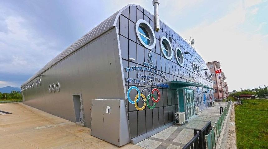 Derince İmam Hatip Lisesi’ne Kapalı Spor Salonu