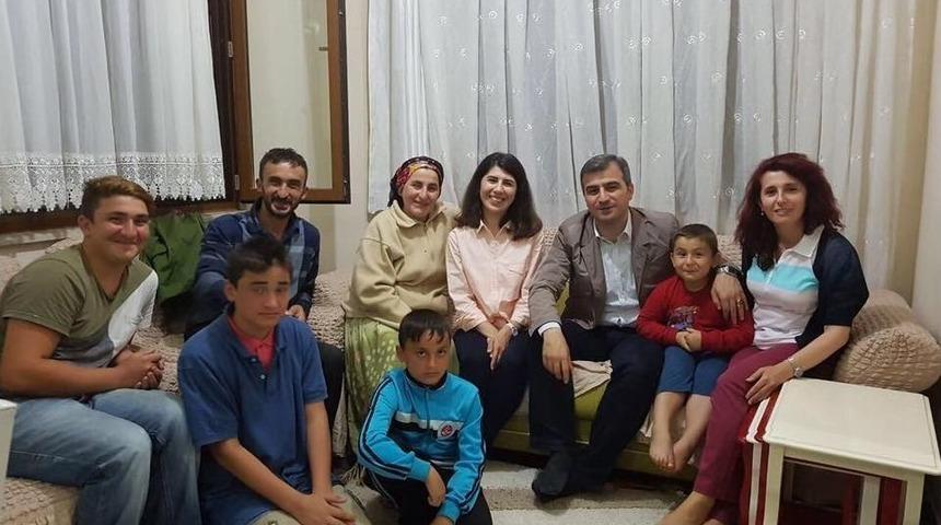 Başkan Yemenici Ve Eşi Nilay Yemenici Sarıoğlu Ailesine Konuk Oldu