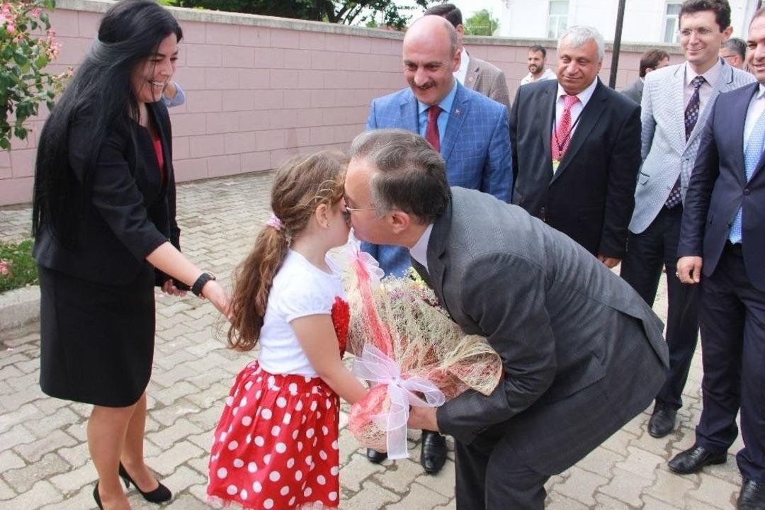 Edirne&rsquo;de 55 Bin 126 &Ouml;ğrenci Karne Heyecanı Yaşadı