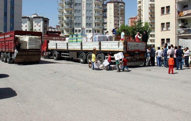 Türk Kızılay’ından Doğu Türkistanlılara Yardım