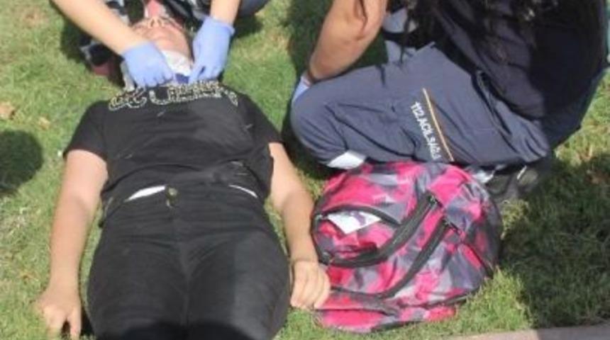 Karne Almaya Giden Kız &Ouml;ğrenciye Otomobil &Ccedil;arptı