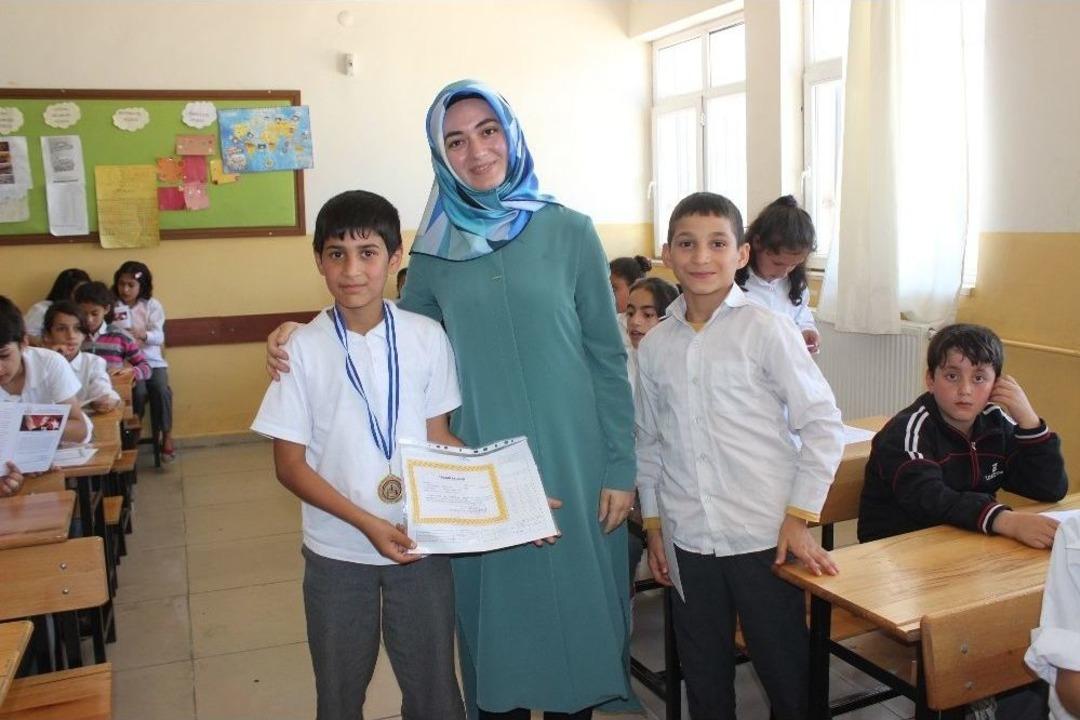 Siverek&rsquo;te 80 Bin 135 &Ouml;ğrenci Karne Aldı