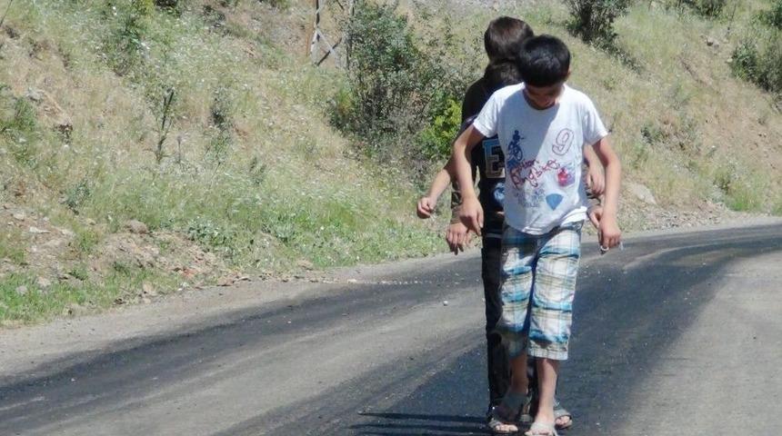 30 Derece Sıcaklık Asfaltı Eritti