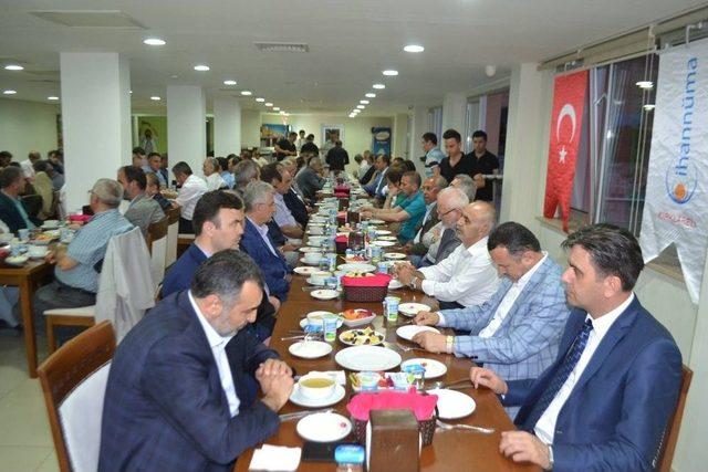 Cihann&uuml;ma Derneğinden İftar Yemeği 1