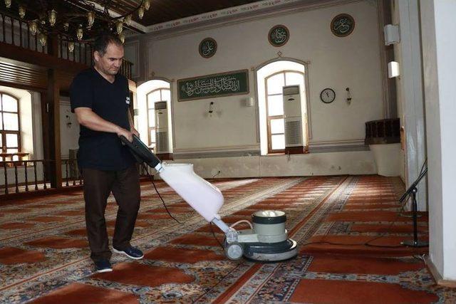 Kırklareli&rsquo;nde Camiler Temizleniyor 1