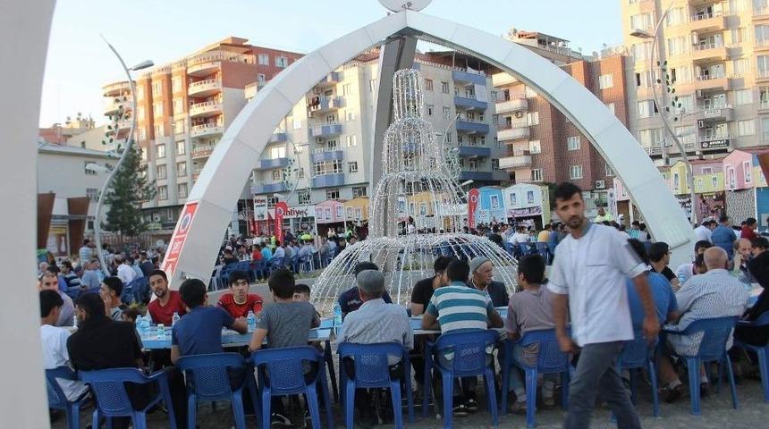 Siirt Belediyesinden Bin 400 Kişiye İftar