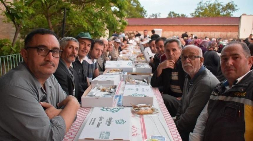 S&uuml;leymanpaşa Belediyesi İnecik Mahallesi Sakinleri İle İftarda Bir Araya Geldi