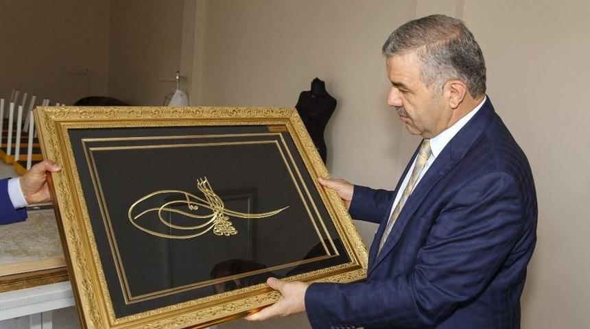 Kaymet G&ouml;znuru Cumhuriyet Meydanı&rsquo;nda