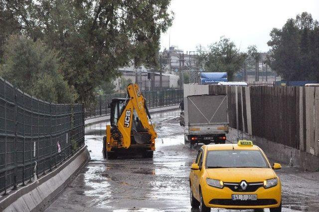 Kocaeli’de Sağanak Yağış Hayatı Olumsuz Etkilyor