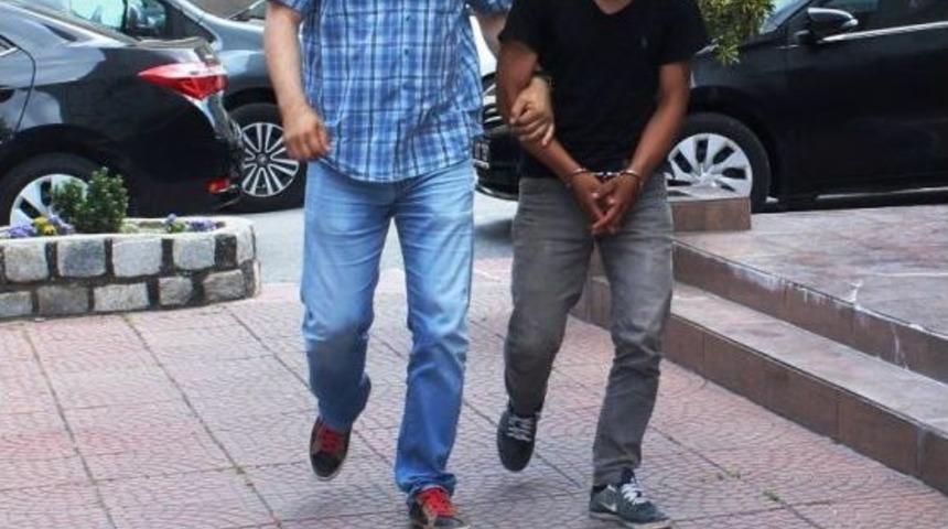 &Ccedil;anakkale&rsquo;de 4 Evi Ve 2 İş Yerini Soyan Hırsız Yakalandı