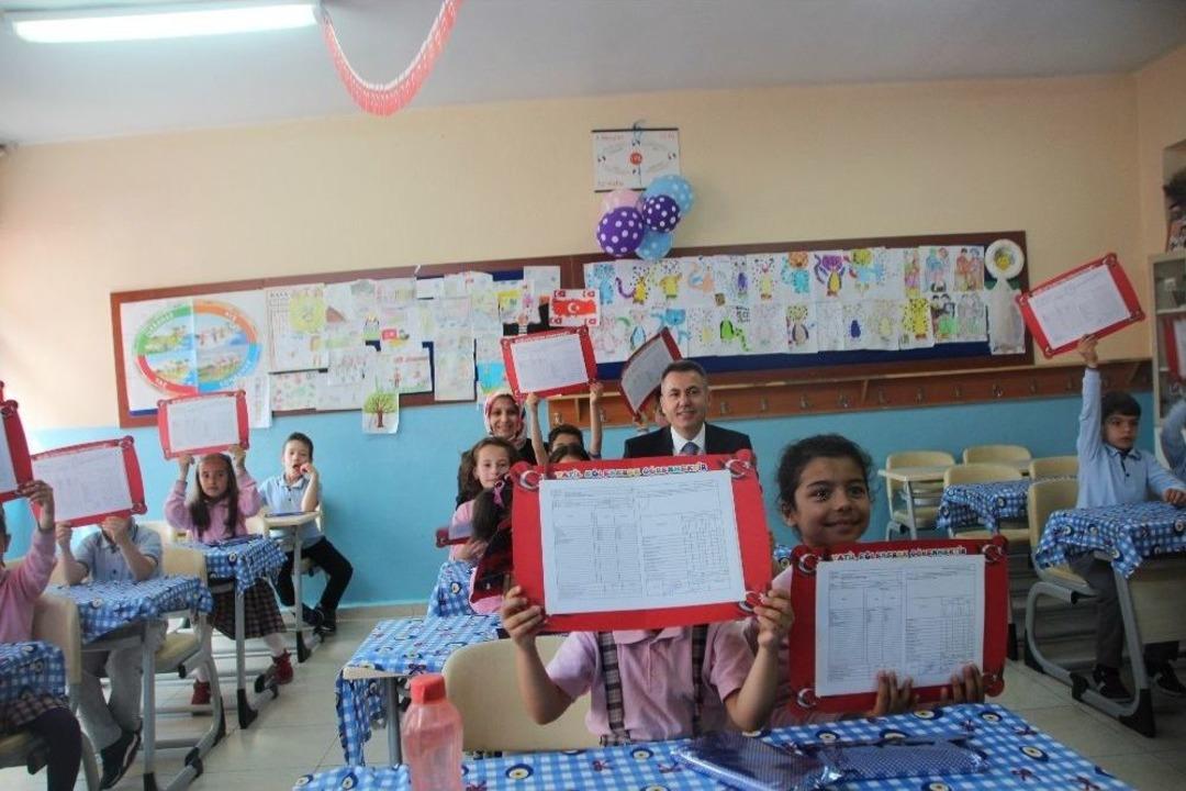 Bilecik&rsquo;te 36 Bin 483 &Ouml;ğrenci Karne Sevinci Yaşadı