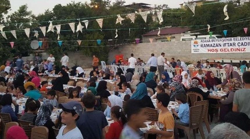 Suriyeli T&uuml;rkmen Yetimlere İftar