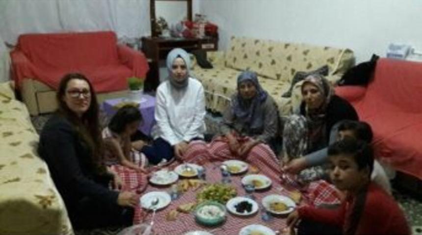 Karadağ&rsquo;dan &Ccedil;at Kapı Ziyaretler