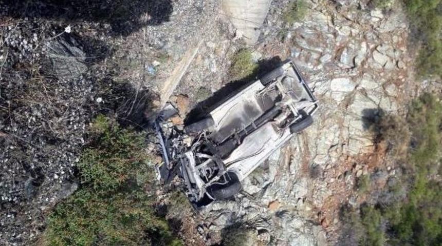 Otomobil Şarampole Yuvarlandı: 1 Yaralı