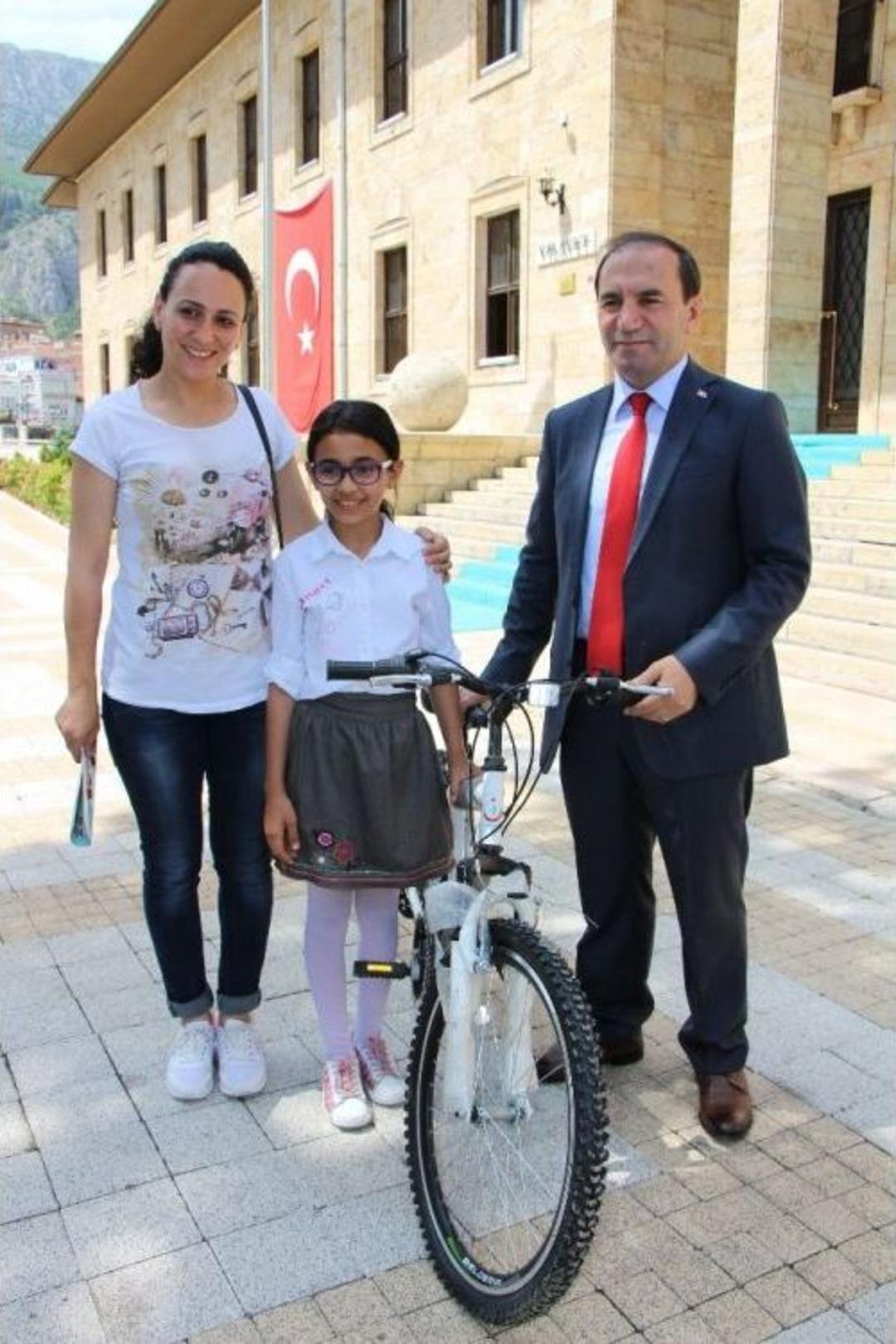 Valiye Mektup Yazınca Karne Hayali Bisiklete Kavuştu