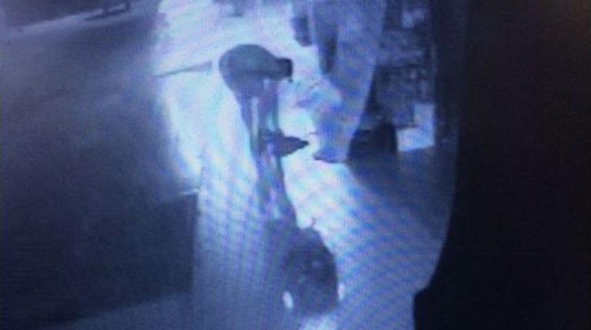 Manavgat&rsquo;a Tatile Gelen İki Turist Marketten Hırsızlık Yaptı