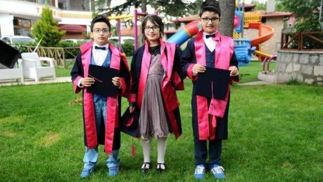 Üçüzlerin Karne Heyecanı