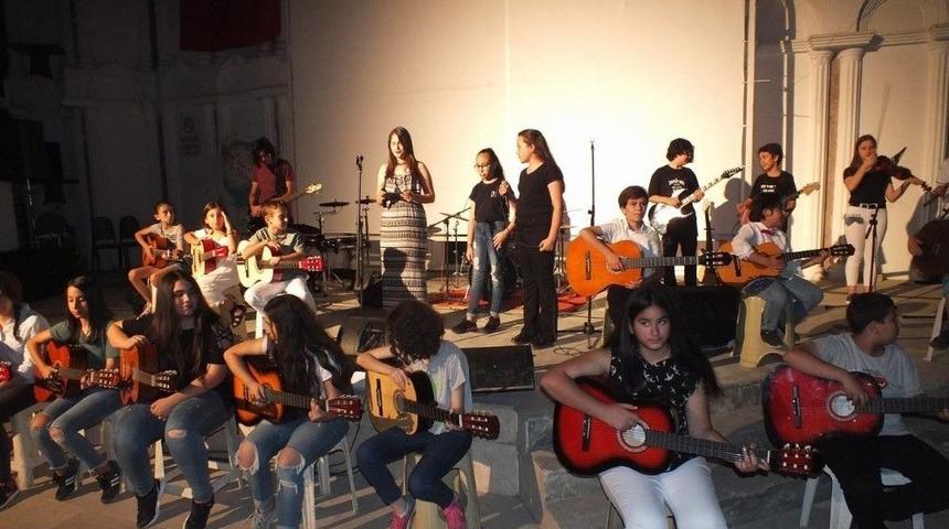 Milas&rsquo;ta Gen&ccedil;lerden Gen&ccedil;lik Konseri