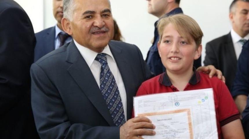 Başkan B&uuml;y&uuml;kkılı&ccedil;, &ldquo;eğitimdeki Başarı Gelecek T&uuml;rkiyesi İ&ccedil;in &Uuml;mit Veriyor&rdquo;