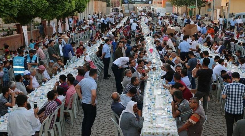 B&uuml;y&uuml;kşehir Ceylanpınar&rsquo;da İftar Programı D&uuml;zenledi