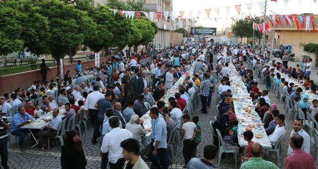 Büyükşehir Ceylanpınar’da İftar Programı Düzenledi