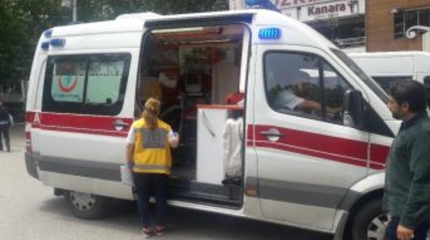 Yol Verme Tartışmasında Polis İle Dolmuş Şof&ouml;r&uuml; Arasında Arbede Yaşandı