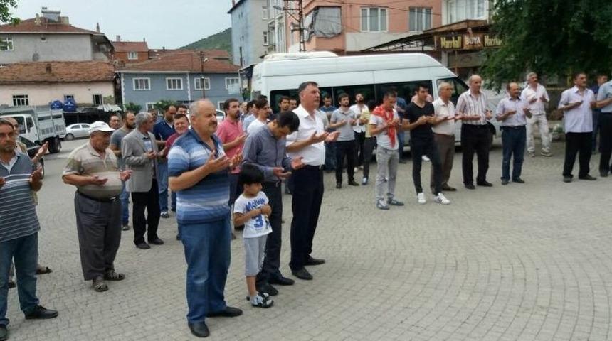 Başkan Duymuş, Kınalı Kuzuları Askere Uğurladı