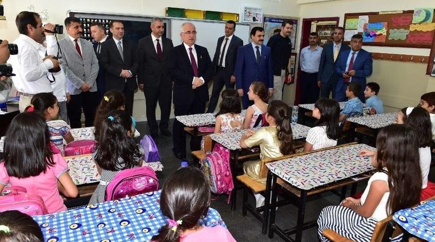 Şanlıurfa&rsquo;da 624 Bin &Ouml;ğrenci Karne Aldı