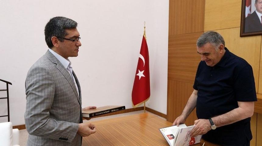 Başkan To&ccedil;oğlu, Prof. Dr. Selvi&rsquo;yi Makamında Ağırladı