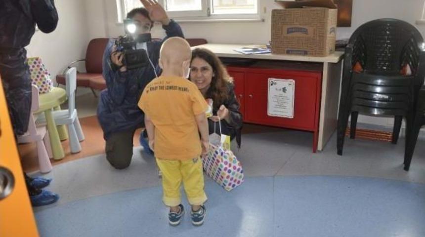 Okmeydanı Eğitim Ve Araştırma Hastanesi Onkoloji Servisi Hastane Sınıfında  Karne Heyecanı