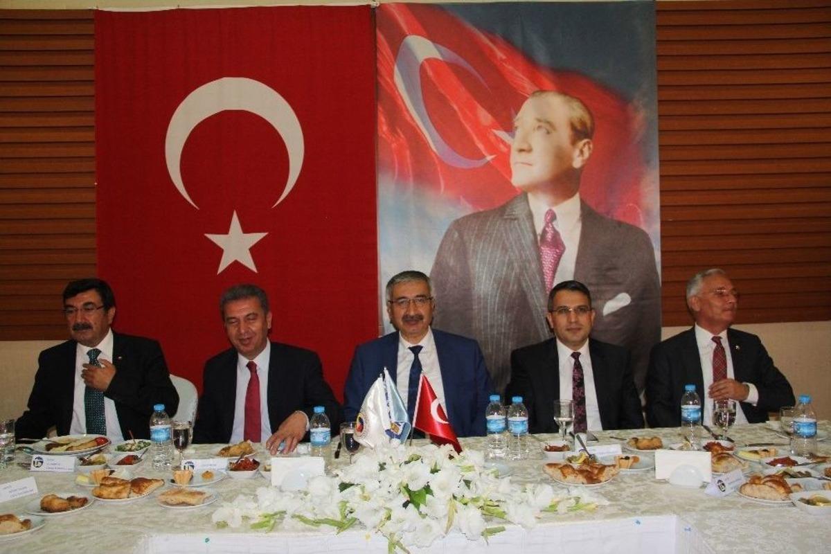 &Ccedil;orum Ticaret Borsası&rsquo;ndan &Uuml;yelerine İftar