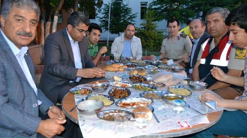 Kulu&rsquo;da Şehit Aileleri Ve Gaziler Onura İftar Yemeği Verildi