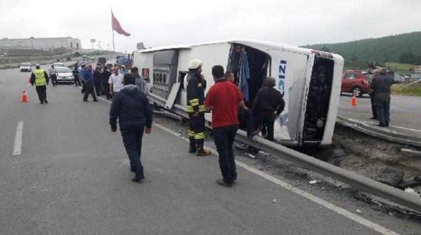 Askerleri Taşıyan Otob&uuml;s Kaza Yaptı : 47 Yaralı